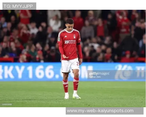 桑加雷在78分钟打入精彩进球热刺客场遭森林队三球领先