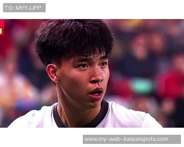 王钰栋热身赛遭泰国队飞踹重创痛苦倒地引发关注与担忧